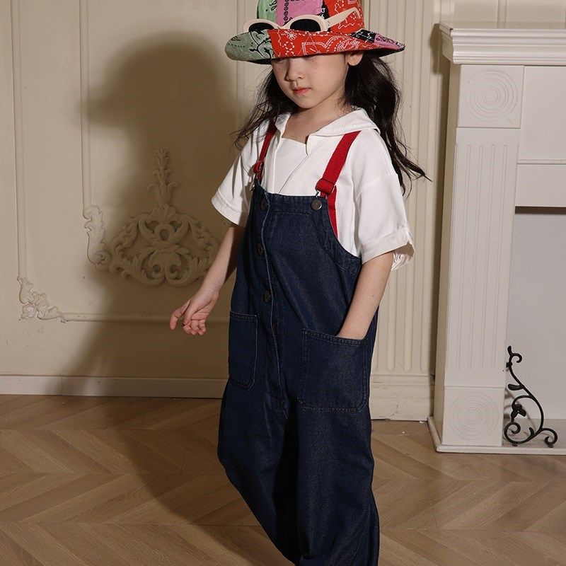 女童男童背带裤直筒裤长裤秋季撞色牛仔裤宽松童装学生小个子