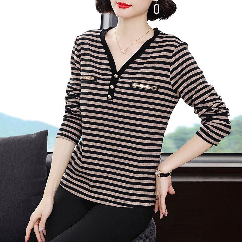 春装新款妈妈纯棉长袖T恤女中老年洋气条纹V领大码上衣打底衫外穿