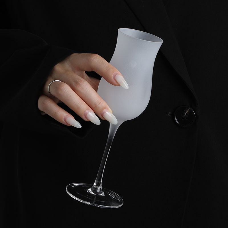 雪漫不记山深浅中古玻璃威士忌酒杯 高脚优雅vintage甜酒闻香杯