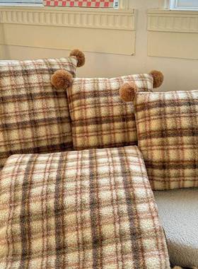 高克重羊绒格UFE子毛球款抱枕被午休小公被子软糯办靠枕室加厚驼