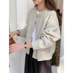 温柔松弛感针织开衫女春秋冬季叠穿高级复古纽扣上衣宽松外套毛衣