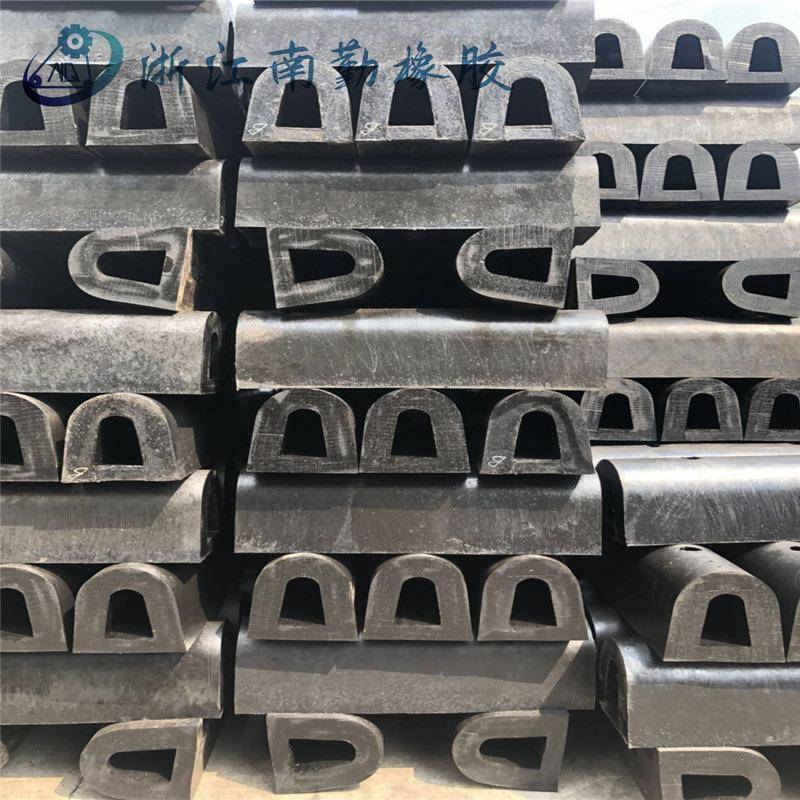 专业生P43，50道产II型优质橡胶嵌丝口I板铁路道口垫水泥枕橡胶道