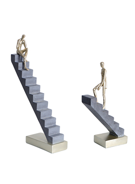 轻奢风玄关抽象人物思考者摆件客厅办公室桌面楼梯摆设梯子装饰品