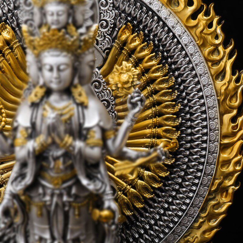 精品古法鎏银做旧23厘米白铜黄铜立式千手观音佛像桌面摆件臻品