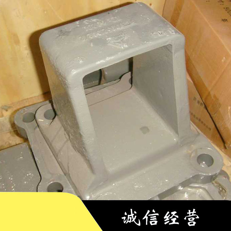 现货供应70矿后钢板板簧左前支架重汽豪沃矿用车钢板支座