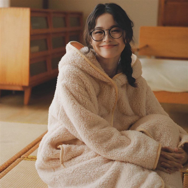 秋冬季保暖法兰绒睡衣女长款过膝睡袍珊瑚绒长袖连帽家居服套装