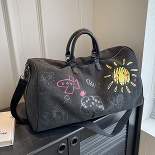 军绿色涂鸦旅行包2024新款登记行李包大容量手提包印花帆布健身包