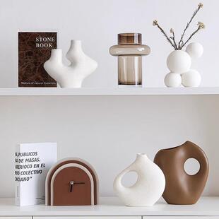 现代艺术高级感小众摆件奶油风客厅电视柜轻奢开放格家居软装饰品