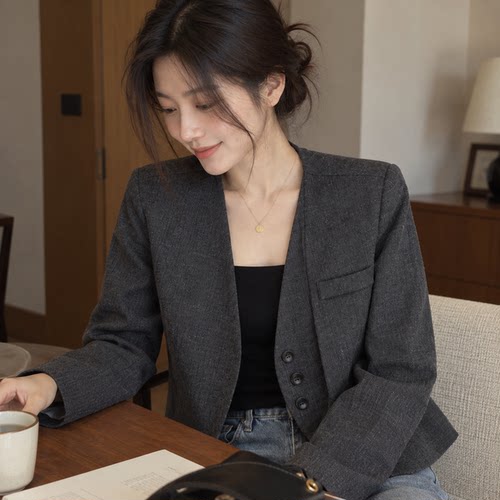 爱依烯韩系短款修身显瘦西装外套