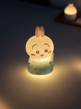 Chiikawa自嘲熊吉伊卡哇小夜灯摆件卧室床头台灯儿童房卡通氛围灯