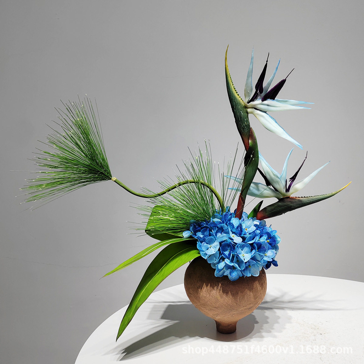 现代蓝色陶瓷花器仿真花拍摄摆件