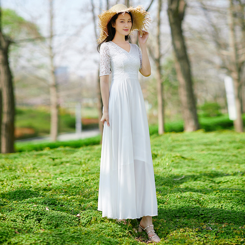 v领2021新款时尚气质白色蕾丝长裙长款大摆雪纺连衣裙法式