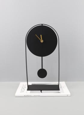 欧式创意简黑何色几约挂钟0531属摆件卧室客厅样板房书房家居金装
