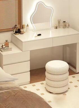 奶油风化卧室梳妆台桌斗柜一体代简约现小户型年新款网红OUM妆台