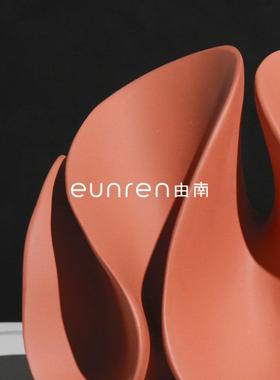 简约现代几何抽象创术意艺视软装饰GWQ样板房间家居玄关电柜品摆