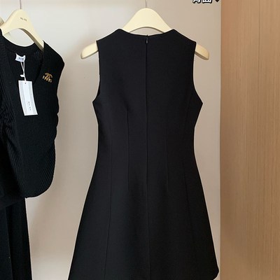 法式黑色吊带连衣裙女修身内搭夏小众气质方领a字短款西装背心裙