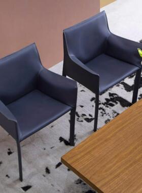 马子鞍椅现代简约计35026设师马鞍皮餐凳椅酒店家用吃饭靠背椅厂