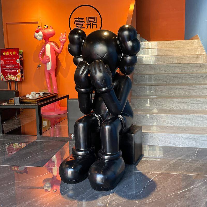网红捂脸公K装UONasw坐姿大摆件客厅商场酒店理发店拍照潮玩仔落
