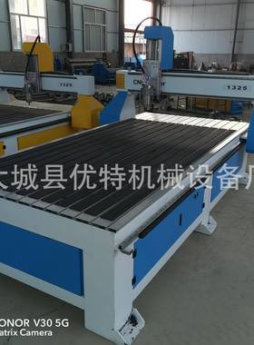 60604头旋转轴圆柱立体转雕铸铁木工雕刻机小型数控雕刻机