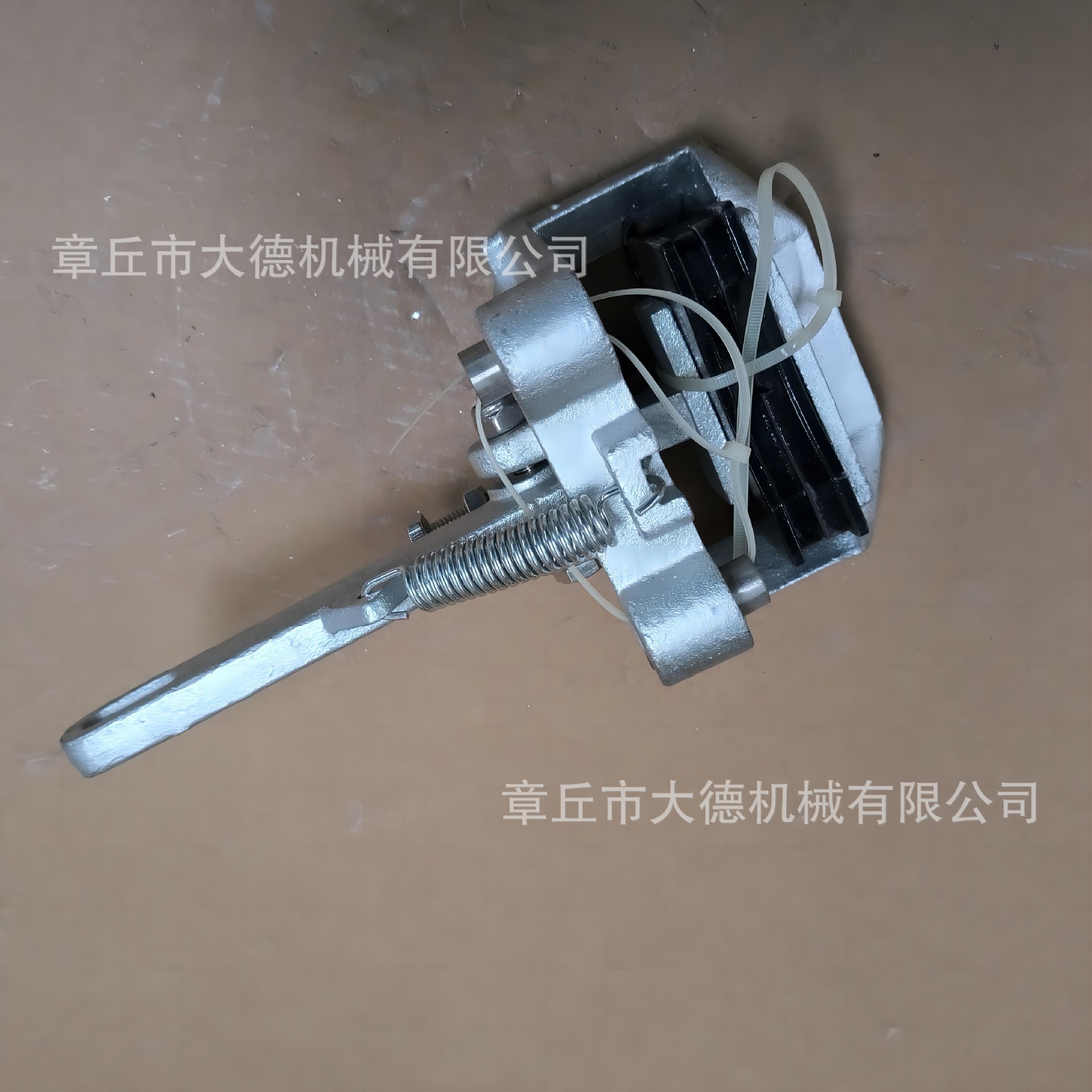 大德澳洲拖车板簧支架三角连接器
