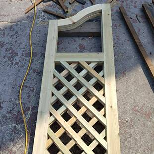 源头防腐挂瓦条吊炭化木条顶木龙骨松无品牌/木顺水条木门围栏地