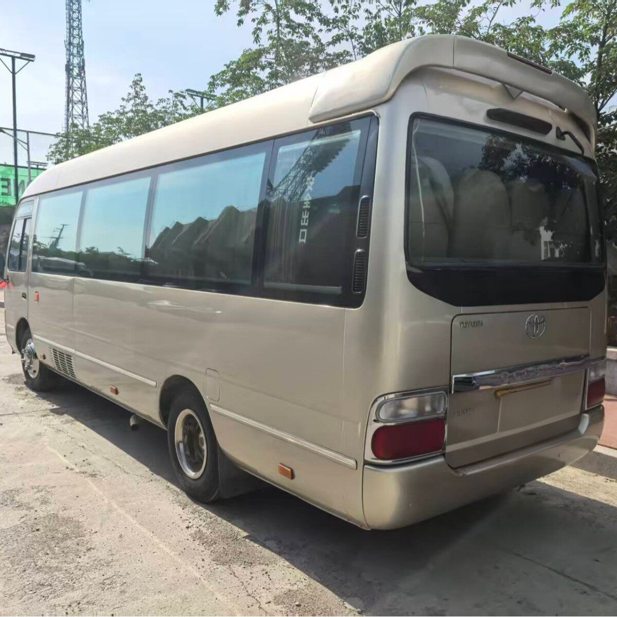 跨境供应考斯特20座豪华客车公交车客运大巴车长途旅游大客车