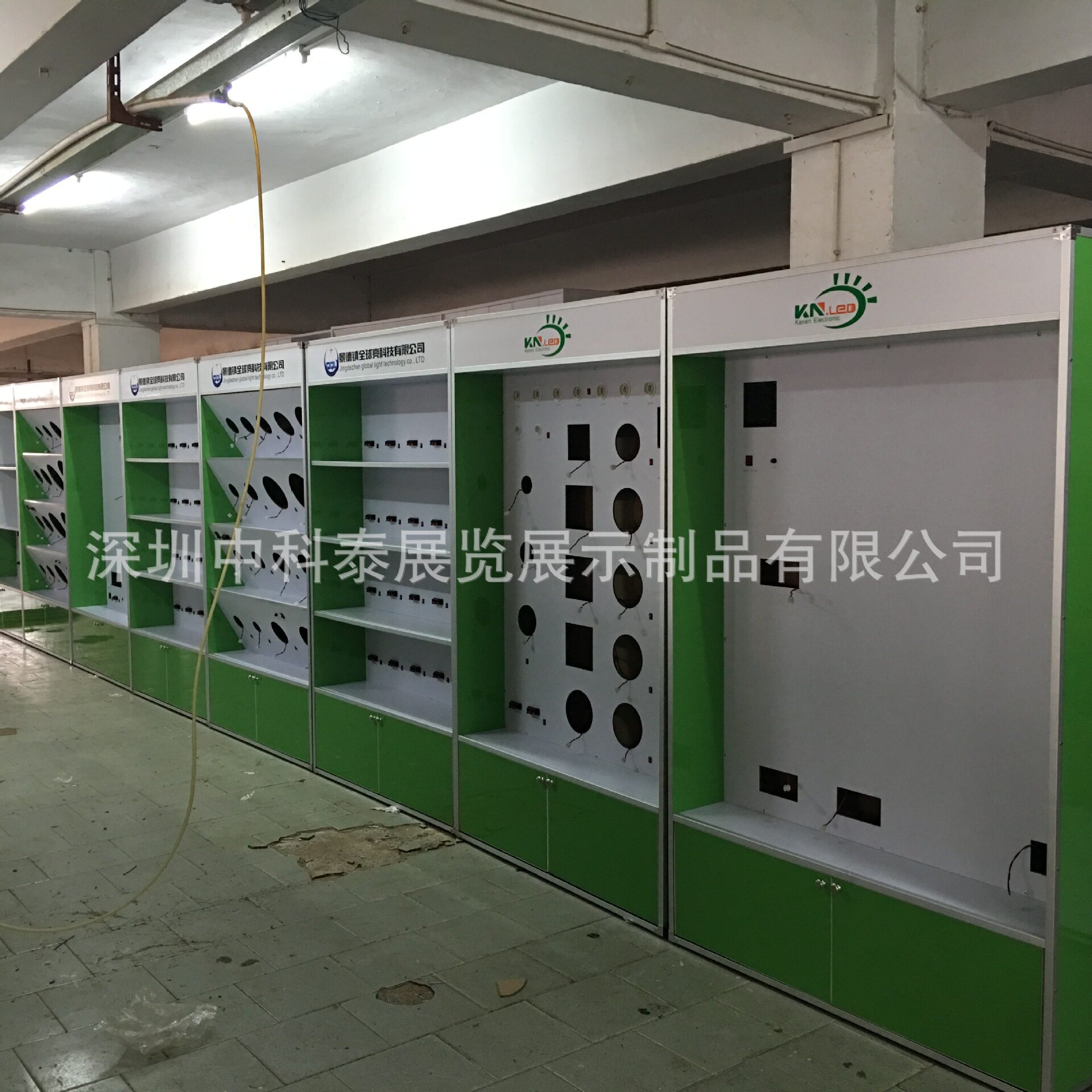 LED户外室内通用照明产品展示柜LED灯具展示柜制作