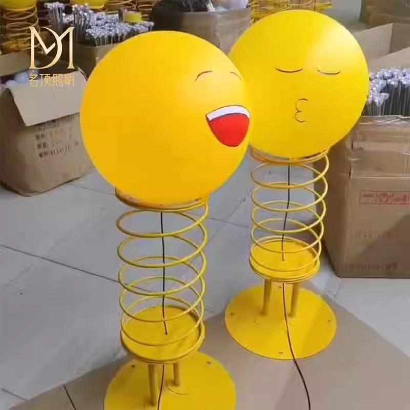 发光网红互动弹弹君笑脸表情包道具拍照打卡互动不锈钢引流装置