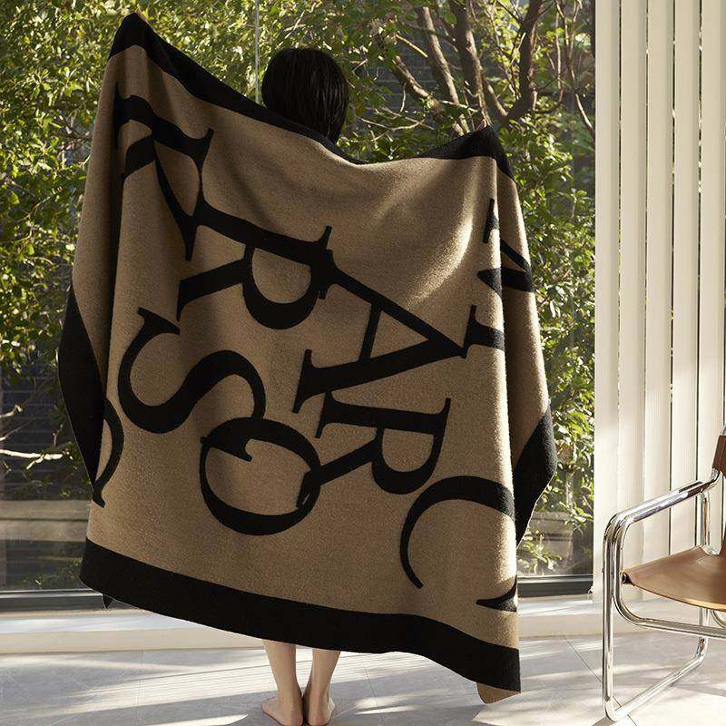 至尊羊毛毯丨意式阿拉善山羊绒家居毯轻盈舒暖沙发字母客厅沙发毯,节庆用品/礼品,新娘配件,淘宝优惠券,粉丝福利购,淘宝优惠卷