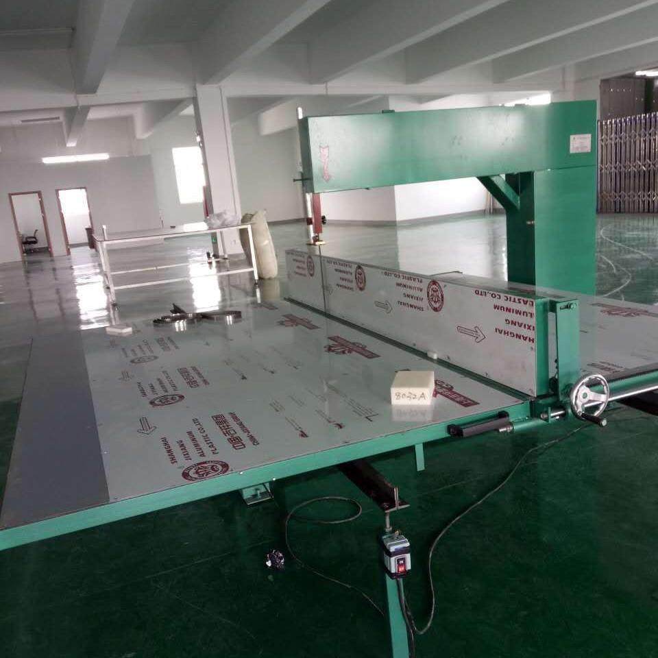 供应各种型号珍珠棉立切机海绵立切机泡棉立切机、