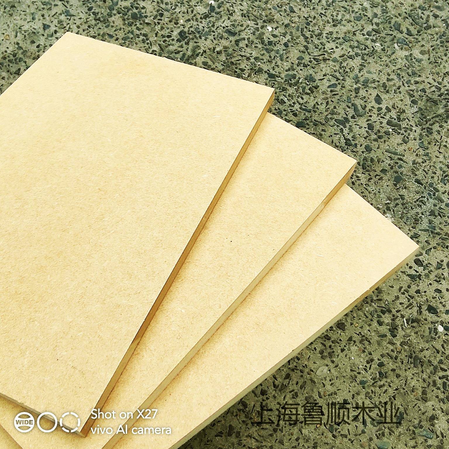 专业供应2～30mm澳松板全松木密度板进口密度板轻质中纤板