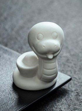 创意陶瓷生肖摆件动物蛇年本命年摆件十二生肖腰缠万贯书房办公室