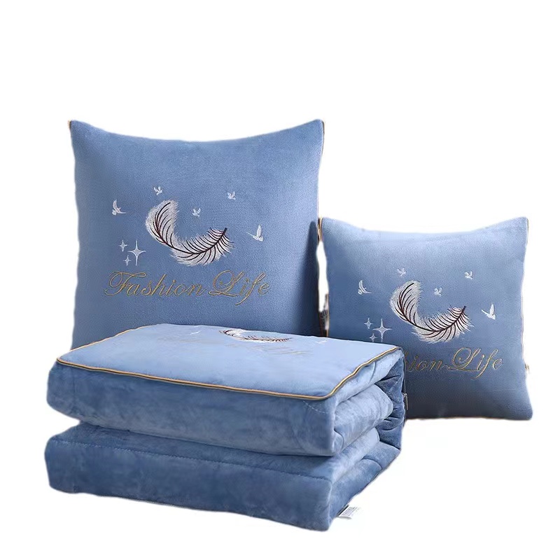 抱枕被子两用2022新款冬季加厚珊瑚绒毯子折叠汽车载靠枕头二合一