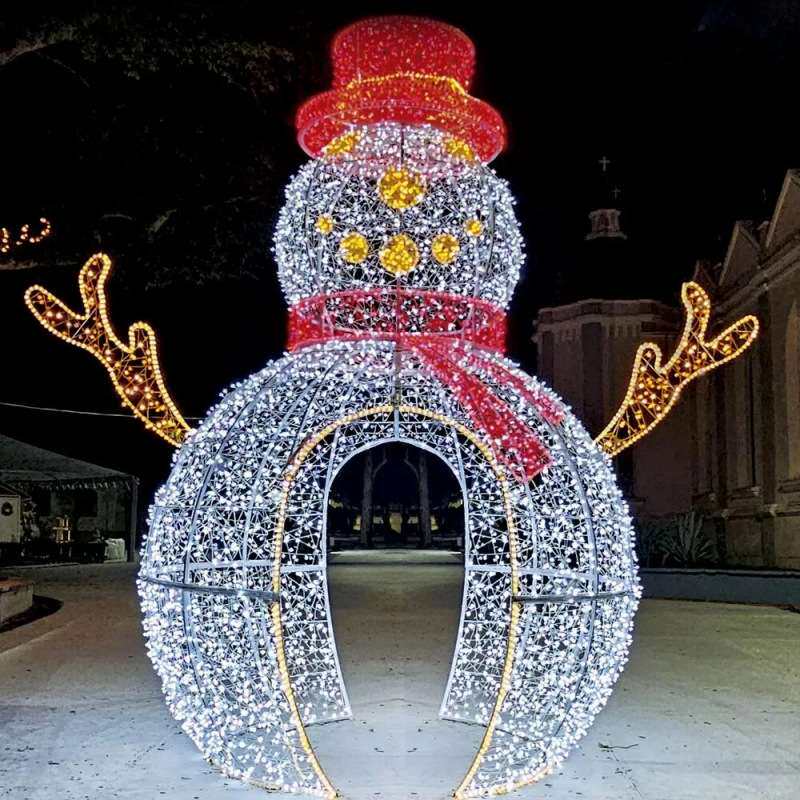 文旅景观道具LED灯光亮化商场圣诞美陈装饰大型雪人铁艺造型灯