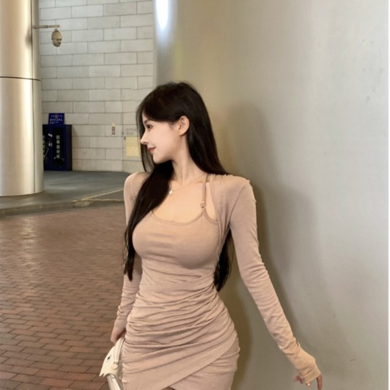 御姐假两件超好看包臀裙女秋冬收腰显瘦性感绝美内搭配大衣连衣裙