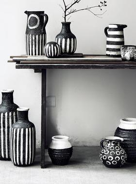 RVH北欧轻茶奢黑条陶制小球装纹饰摆件几角几创意桌面白软装陈设