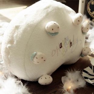 ha致ll枕uDCTci新品精羽毛纱蛋糕抱柔滑立体小草莓糕抱枕蛋靠垫