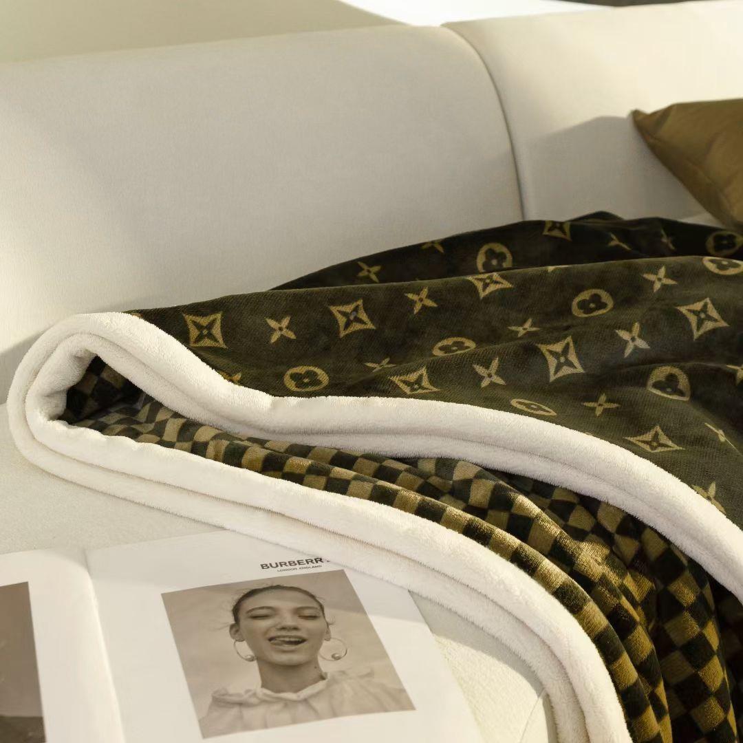 端EJM轻奢风尔毛毯被子冬季加舍厚大牌高绒毯拉保暖盖毯办公室小