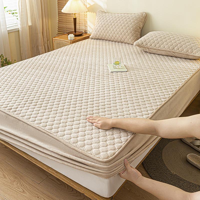 五类星级A牛奶绒夹棉加床笠床垫保护罩2厚024新USG款单人双床单防