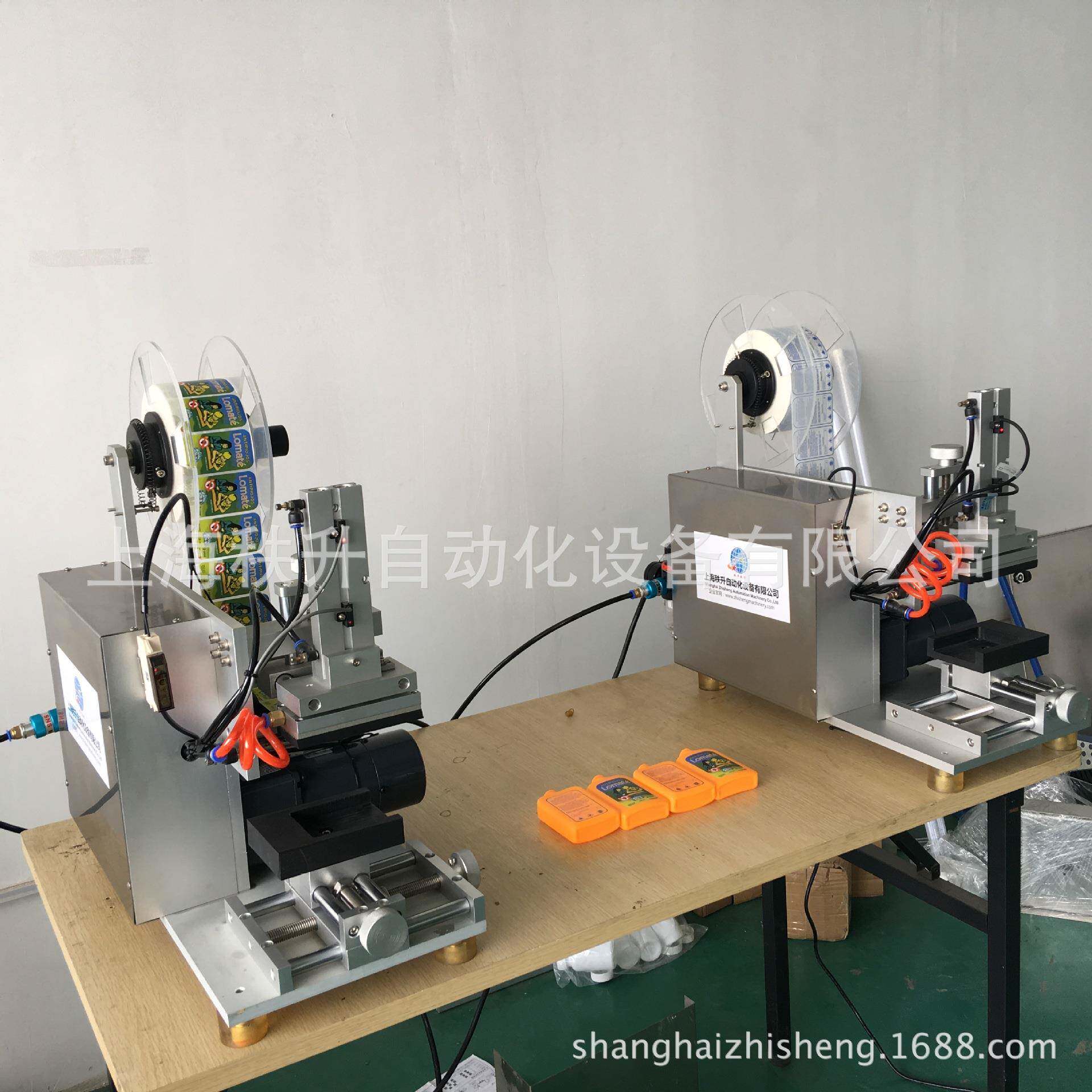 扁瓶贴标机ERB贴贴价商标机器厂家半自动平机面标贴标机格优惠