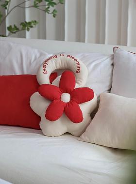 结婚压床花朵喜字抱IXY枕新婚公仔送新人红色婚发房布置沙婚靠庆