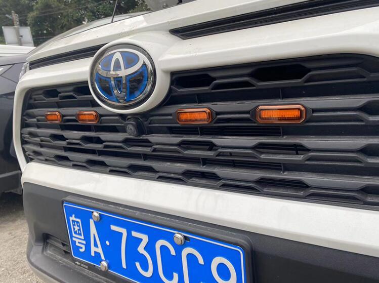 2020款新款rav4中网灯荣放改装前脸格栅led小黄灯装饰日行警示灯