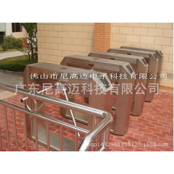 供应景区门禁三辊闸,游客出入感应开闸放行通道,出口收卡三棍闸门