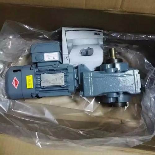 S------E-------W斜齿轮减速电机R77DRN100LS4/BE5可调速