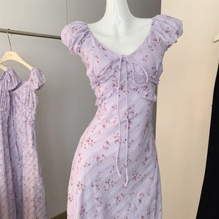 法式绝美V领碎花连衣裙女2025初夏穿搭气质修身度假风收腰长裙子