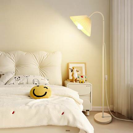 LED遥控喂奶落地灯现代温馨装饰卧室床头氛围灯客厅沙发旁落地灯