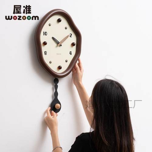 WOZOOM屋准免打孔2025新款现代挂钟客厅家用高端钟表轻奢网红挂墙