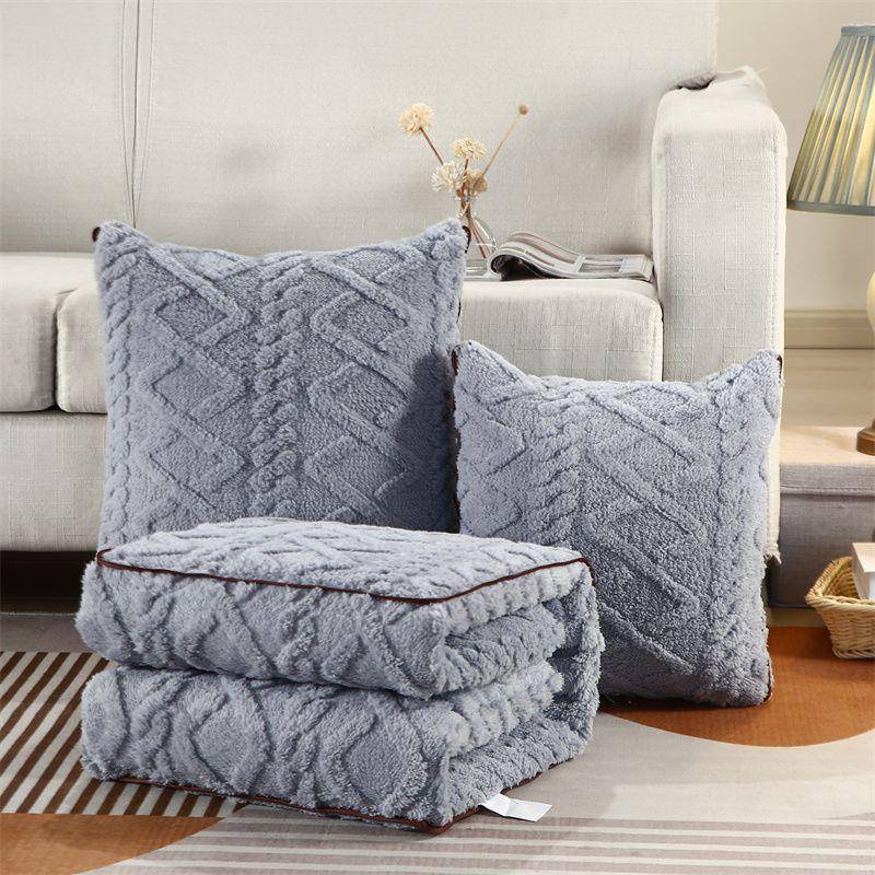 抱枕被子两加厚发冬季办公垫室午睡厂家直供汽车载靠二合沙一枕头