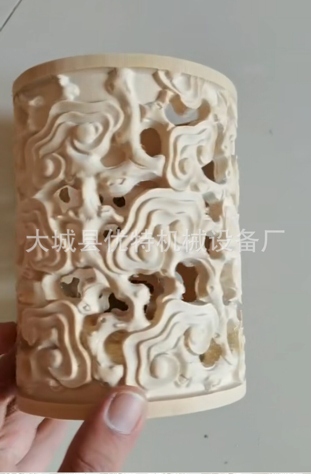 圆柱数控雕刻机优特镂空竹筒雕刻机笔筒花瓶花插雕刻机