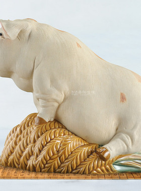 商务送礼陶瓷工艺品家居博古架电视酒柜装饰品生肖猪年货招财摆件